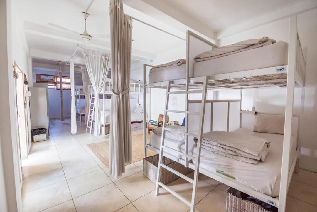 Hostel The Island Bali Seminyak